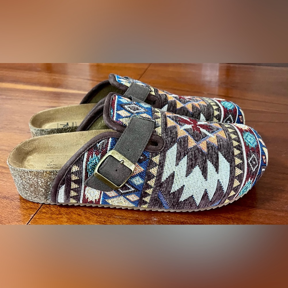 Dirty Laundry Mystify Platform Boho Southwestern Pattern Multicolor Aztec Clogs - Picture 4 of 15